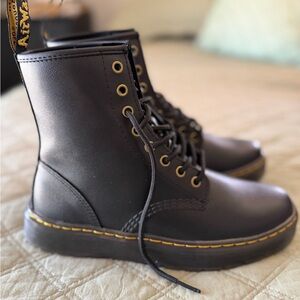 Dr. Martens New Black Leather Men's Boots size 7